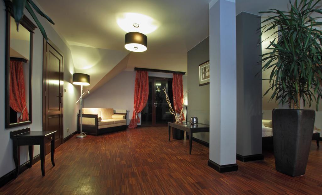 Maranello Villa Otwock Eksteriør billede